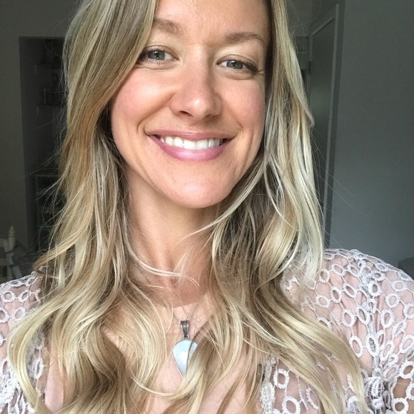 Meet your Posher, Laura - Picture 3 of 3